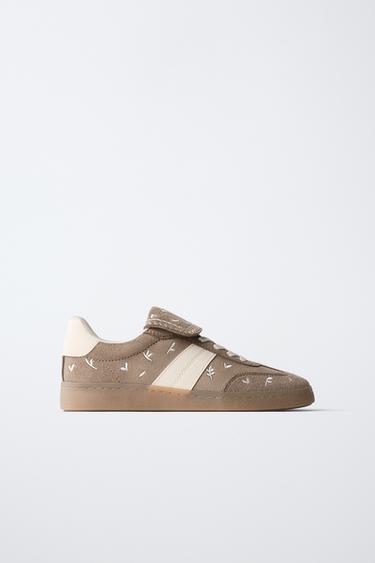 Bruine Zara-kindersneaker met borduursels
