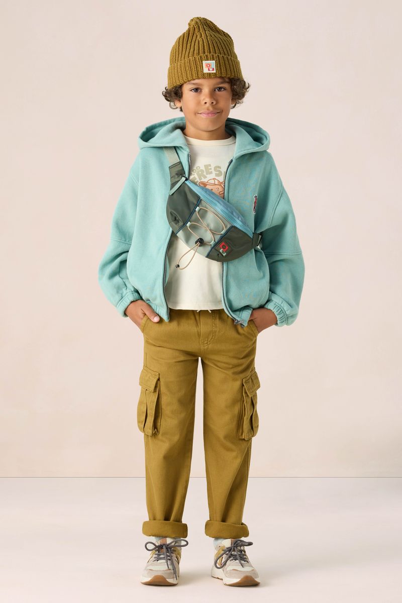 Donkergroene pull on cargo broek (representatief categoriebeeld)